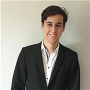 Professeur de maths avec des années d'expérience en soutien scolaire. Peut aussi enseigner histoire, économie, informatique...